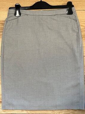 Taifun Pencil Skirt – Size 6 – Light Gray – Very Good Condition